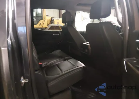 2021 Chevrolet Silverado 1500 4Wd Short Bed Lt Trail Boss z USA, uszkodzony, nr VIN 1GCPYFED7MZ385404